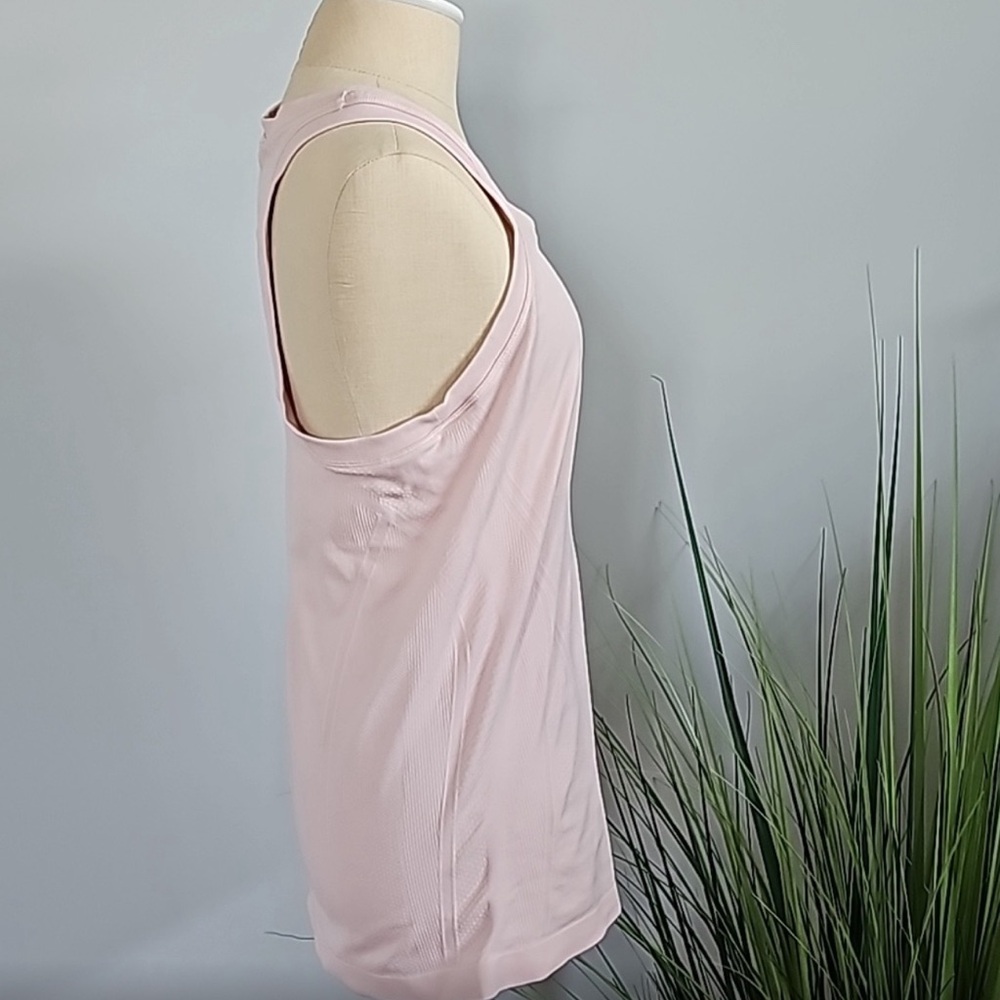 Athleta Momentum Tank in Pale Pink Size M NWOT